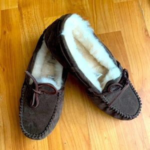 Ugg Slipper Moccasins Brown Size 6 BRAND NEW